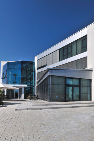 modernes Firmengebäude